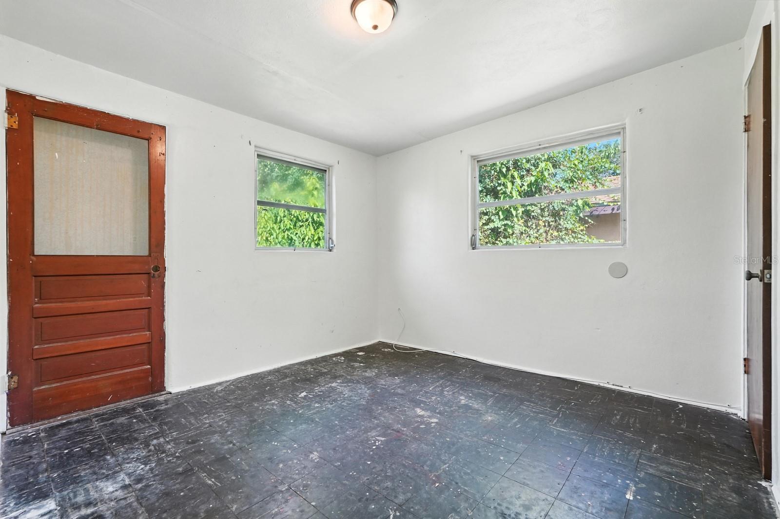 Image 18 of 46 For 740 Ridgewood Avenue