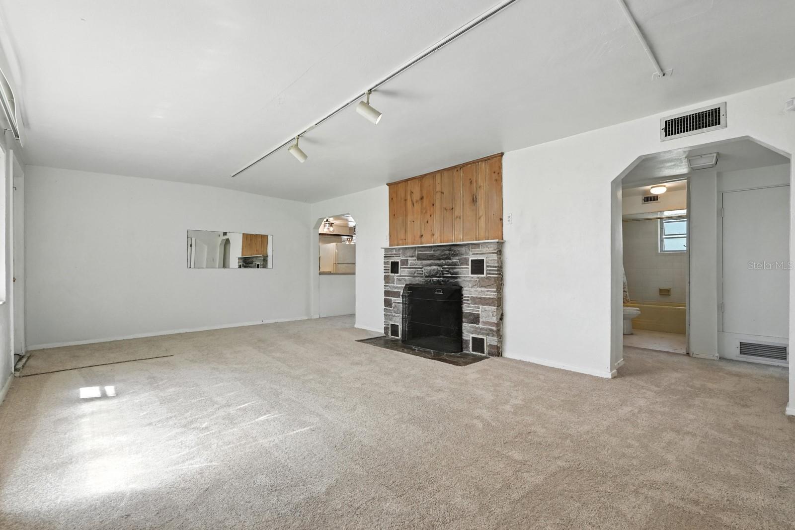Image 8 of 46 For 740 Ridgewood Avenue