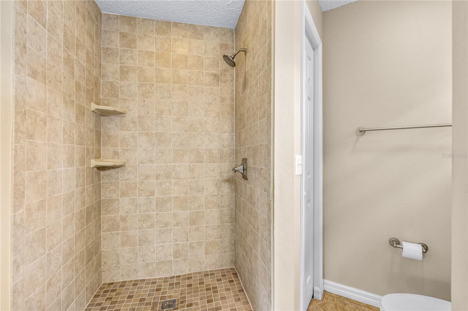 Image 17 of 38 For 633 Clairmont Lane