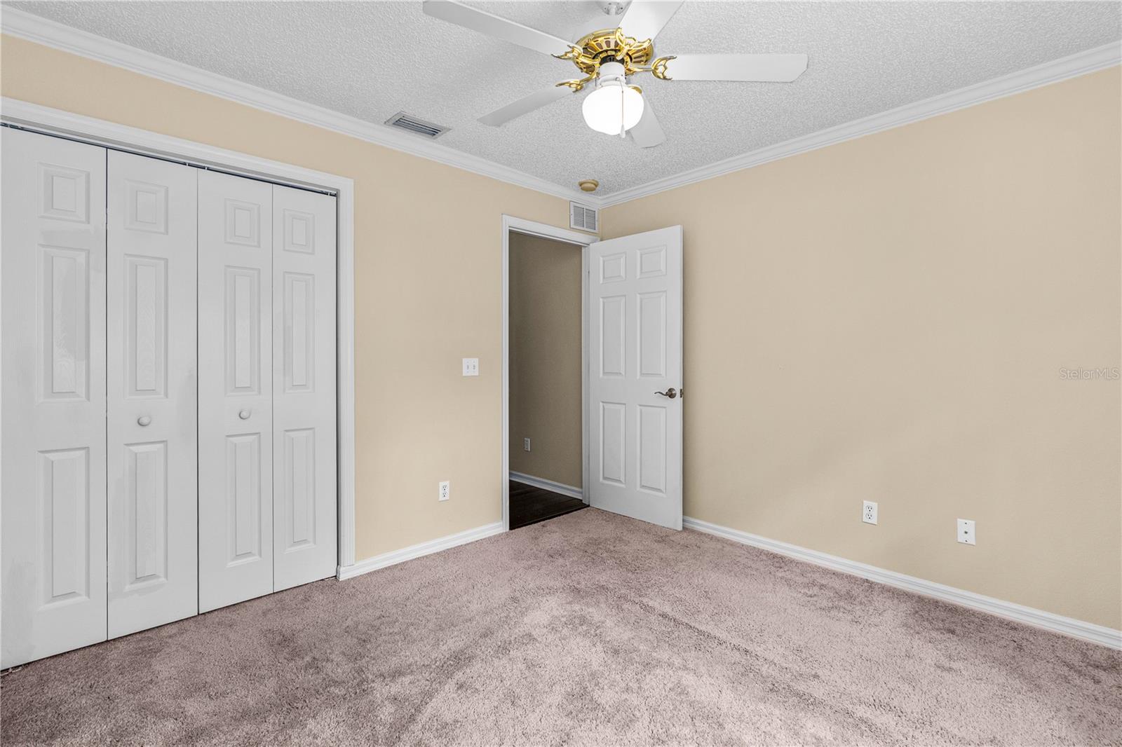 Image 21 of 38 For 633 Clairmont Lane