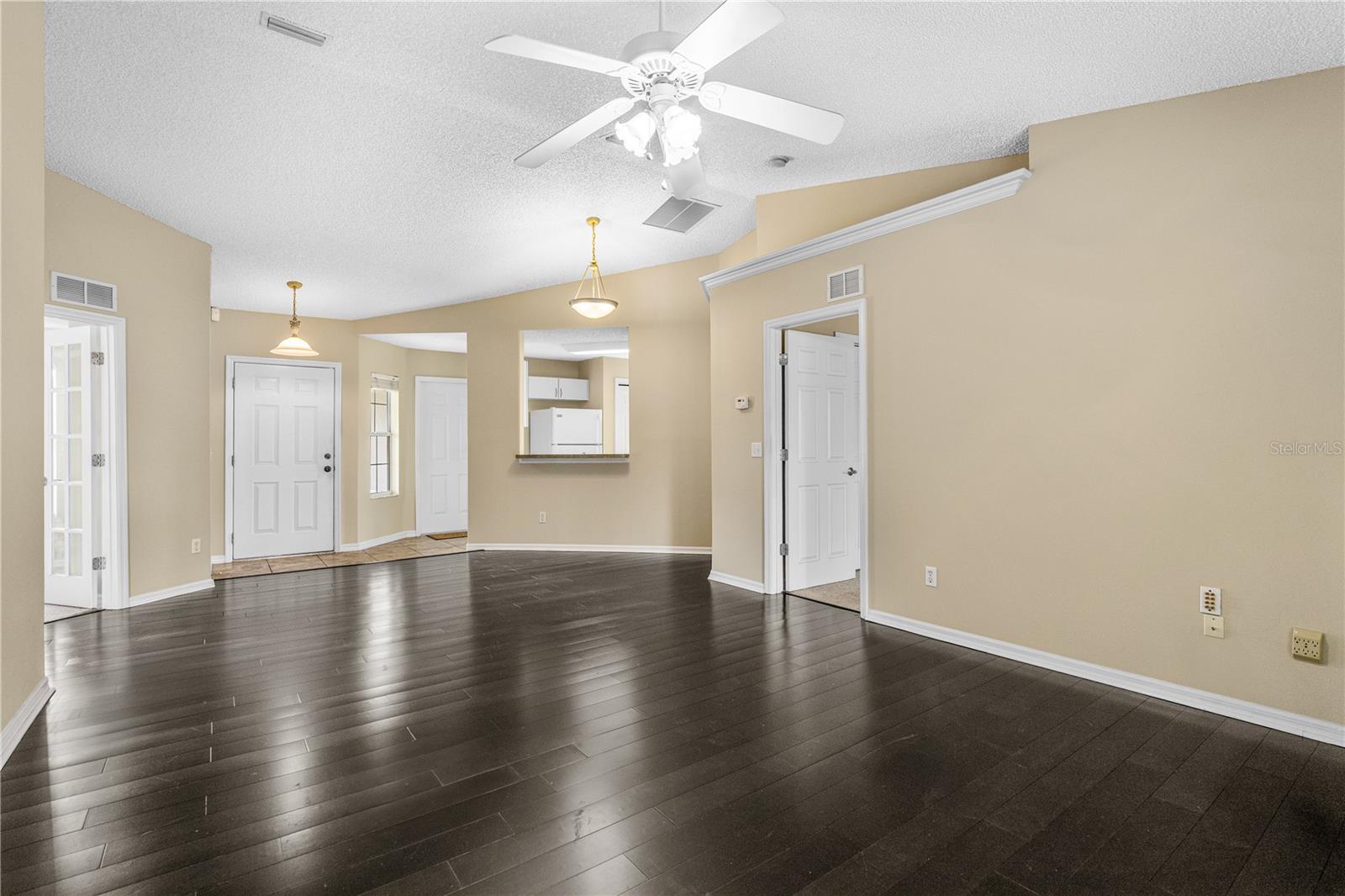 Image 7 of 38 For 633 Clairmont Lane