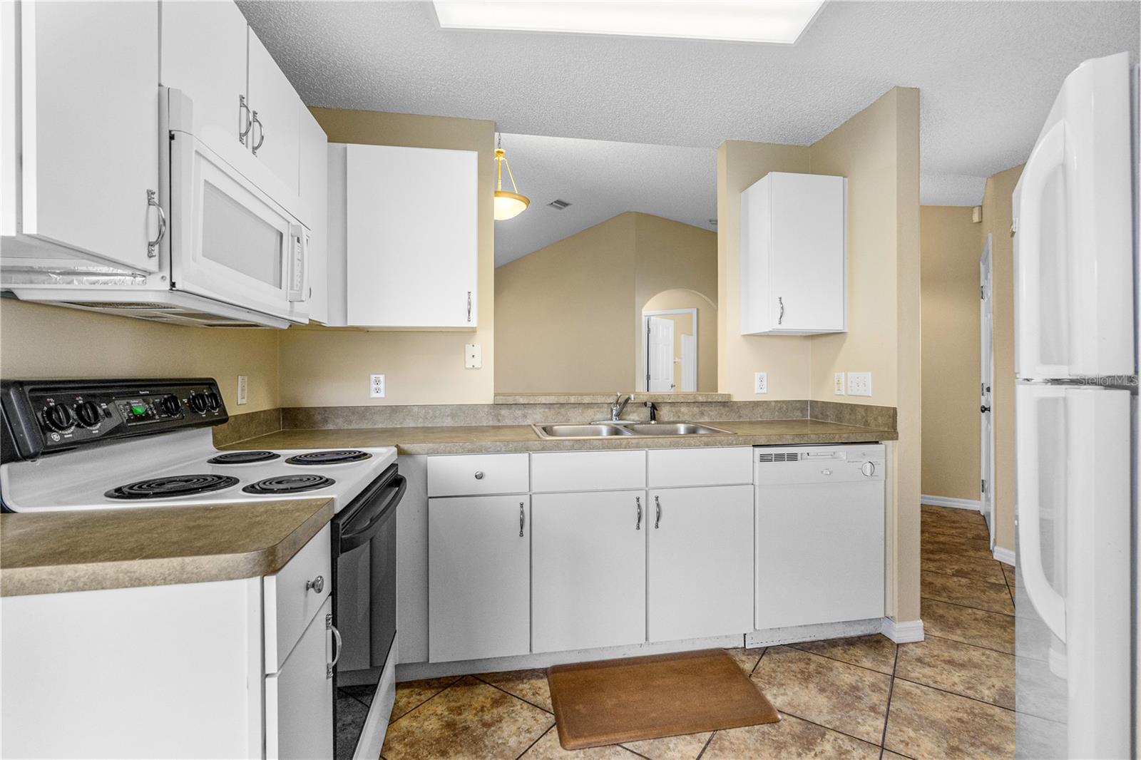 Image 9 of 38 For 633 Clairmont Lane