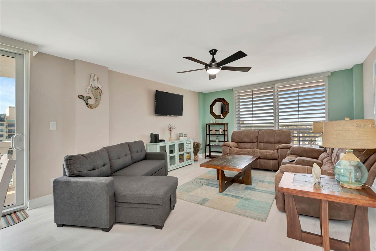 Image 22 of 60 For 1575 Ocean Shore Boulevard J010