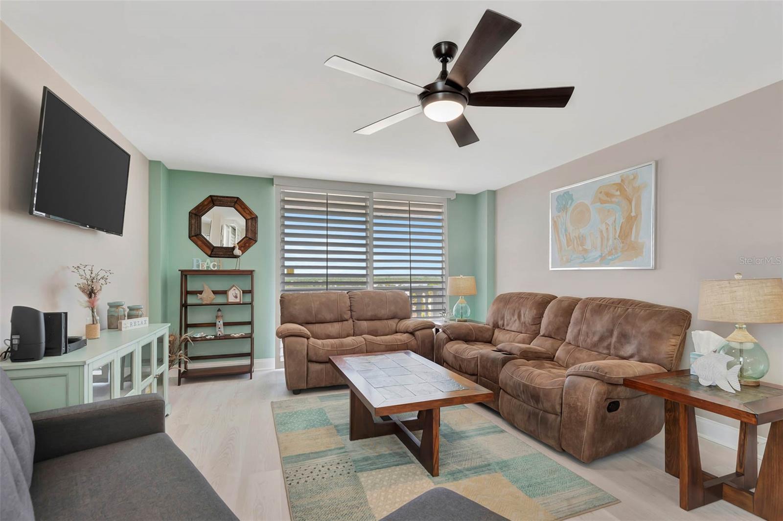 Image 23 of 60 For 1575 Ocean Shore Boulevard J010