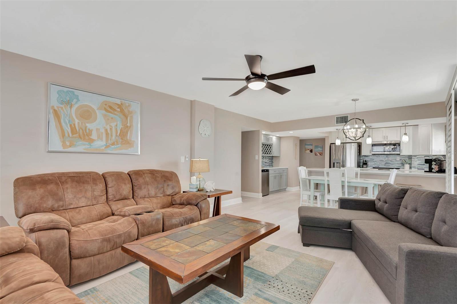 Image 24 of 60 For 1575 Ocean Shore Boulevard J010