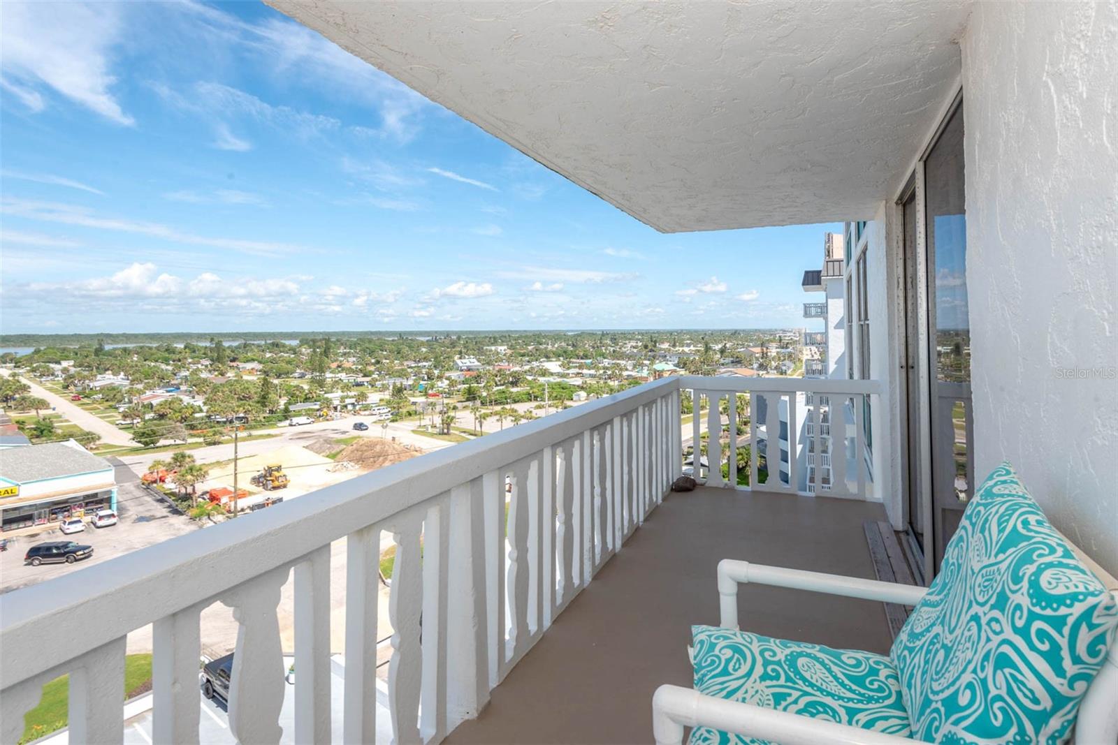 Image 30 of 60 For 1575 Ocean Shore Boulevard J010