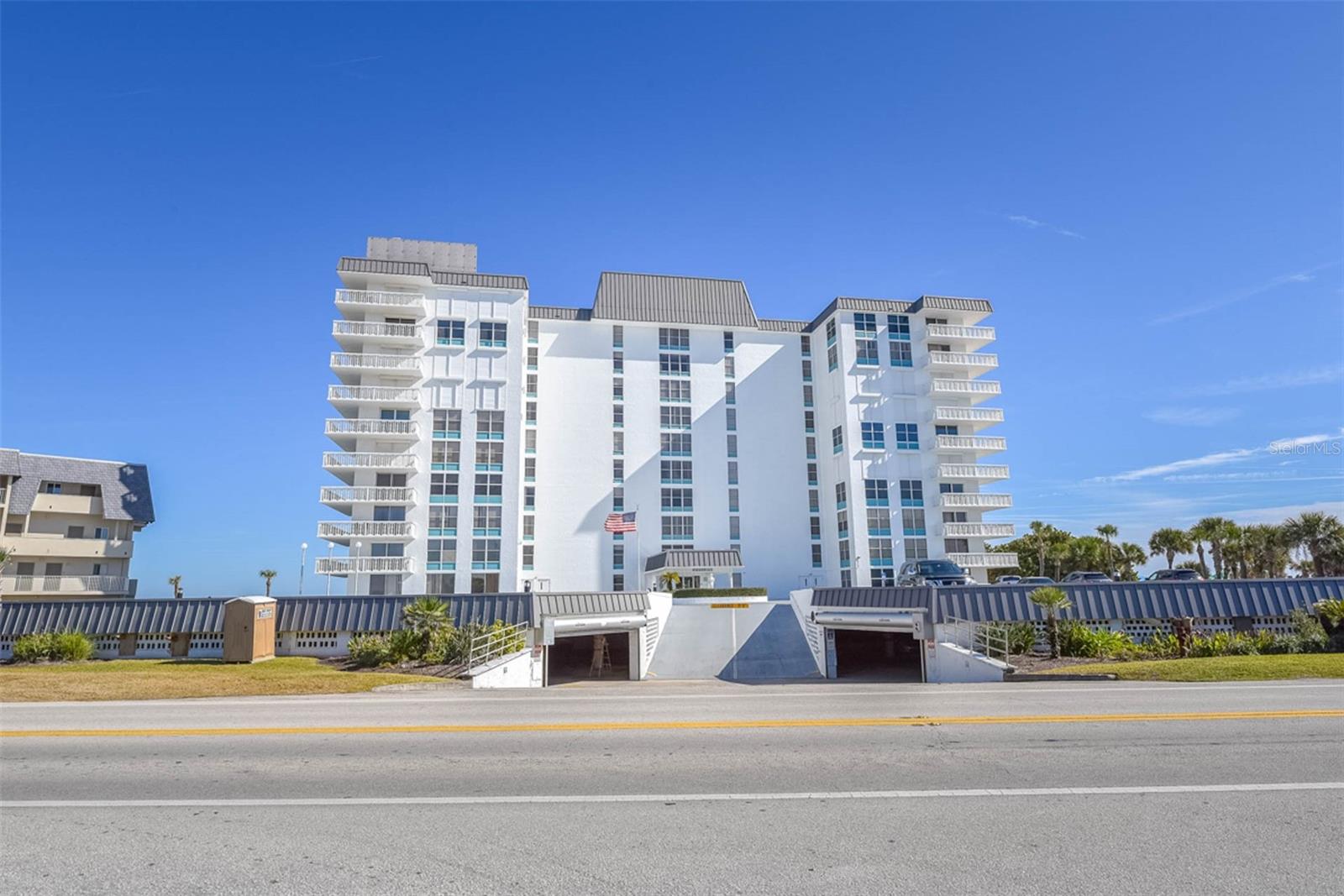 Image 41 of 60 For 1575 Ocean Shore Boulevard J010