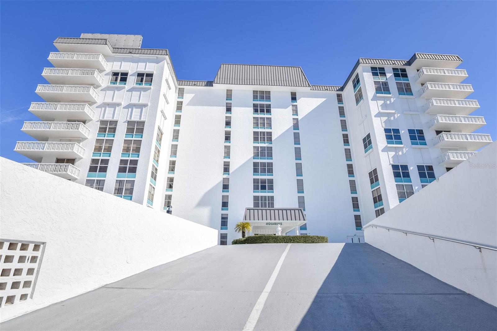 Image 43 of 60 For 1575 Ocean Shore Boulevard J010