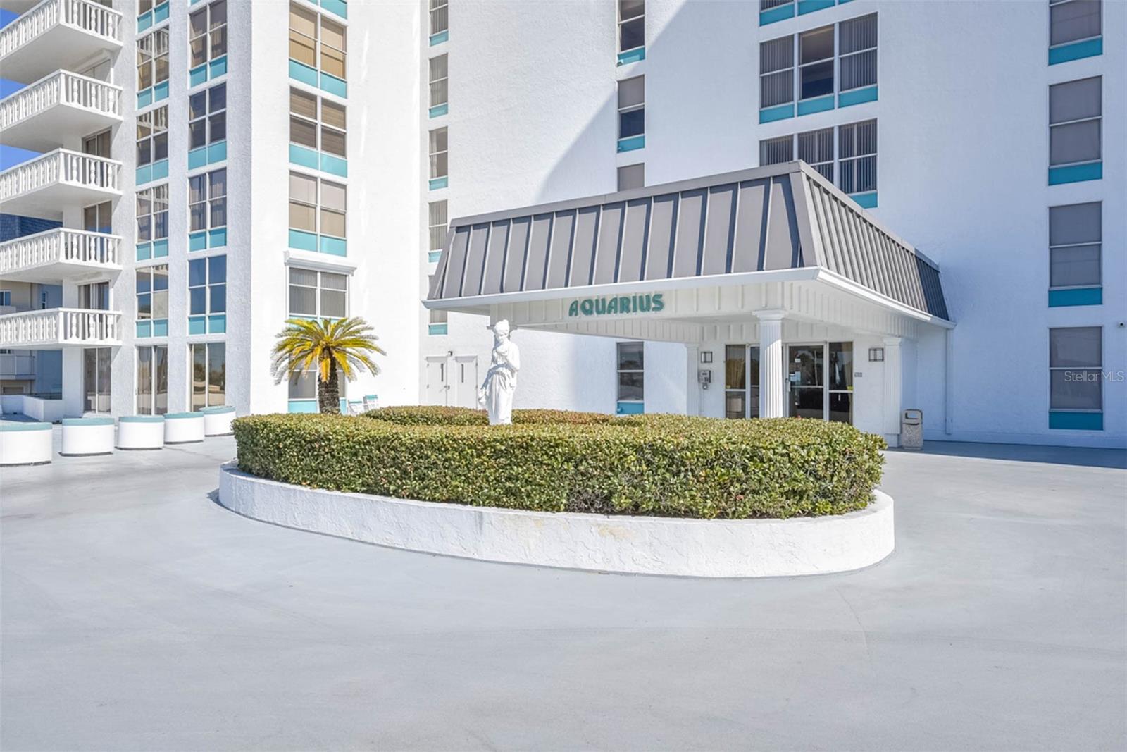 Image 44 of 60 For 1575 Ocean Shore Boulevard J010