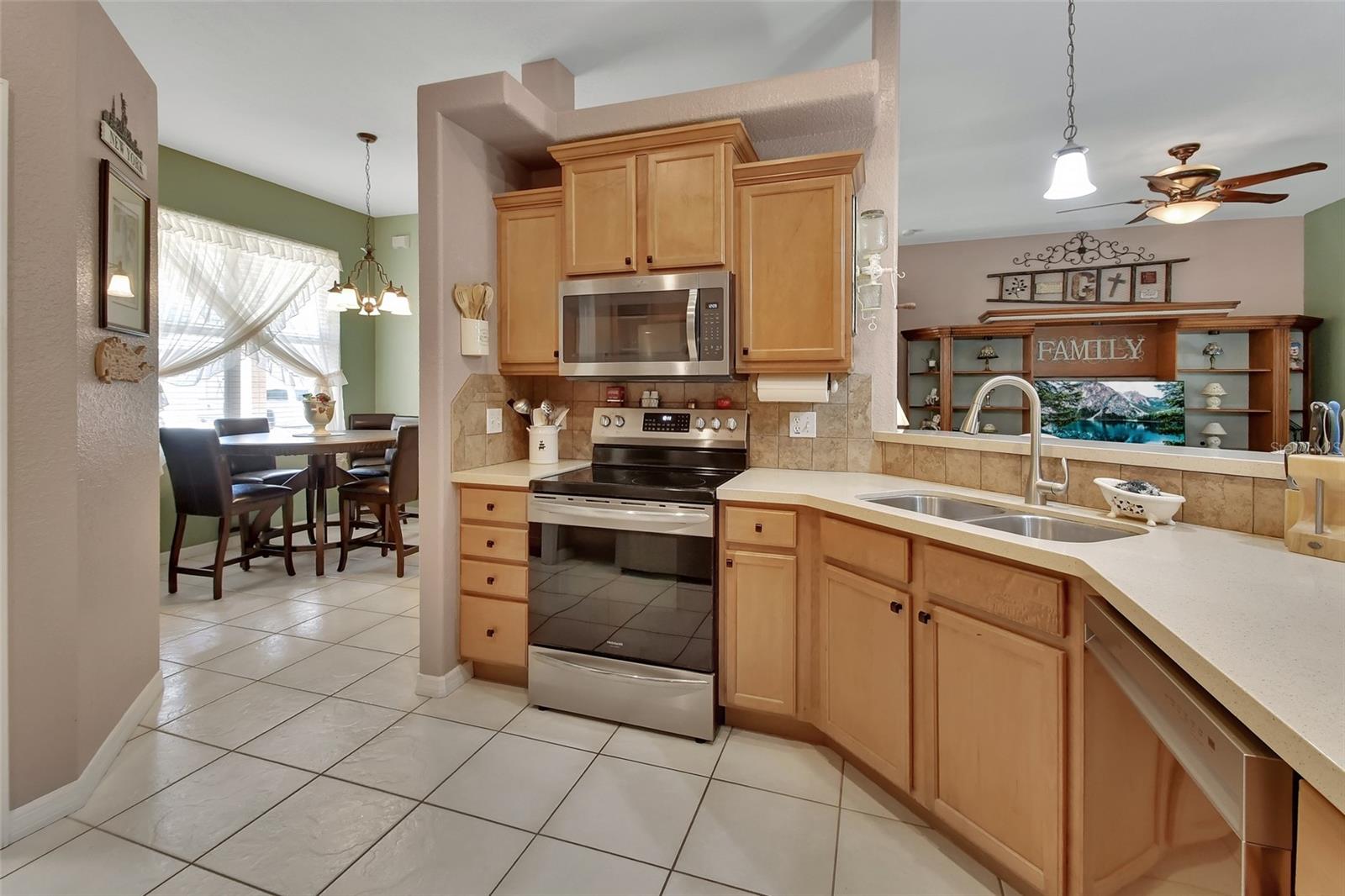 Image 13 of 58 For 710 Breezy Oak Court