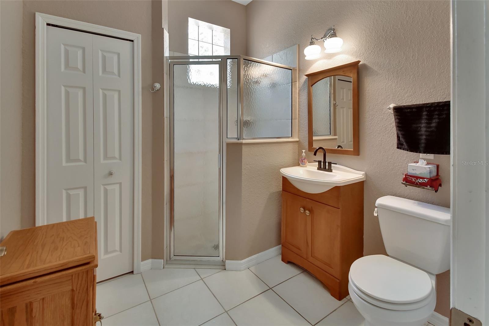 Image 20 of 58 For 710 Breezy Oak Court