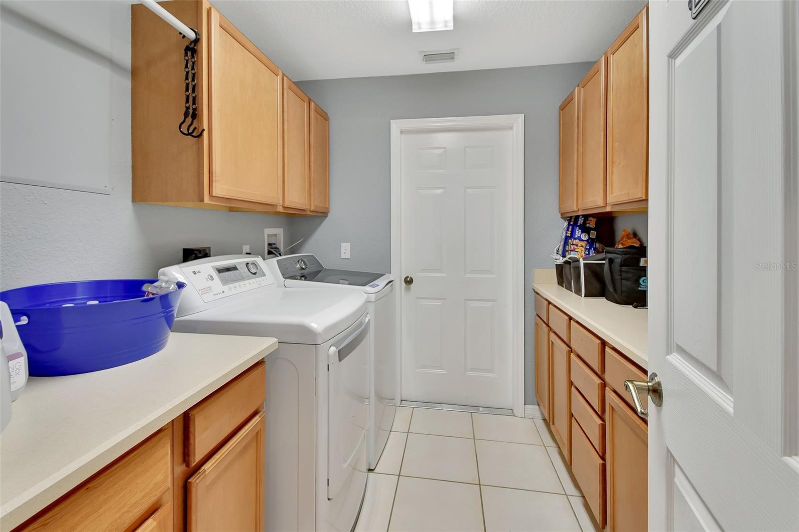 Image 33 of 58 For 710 Breezy Oak Court