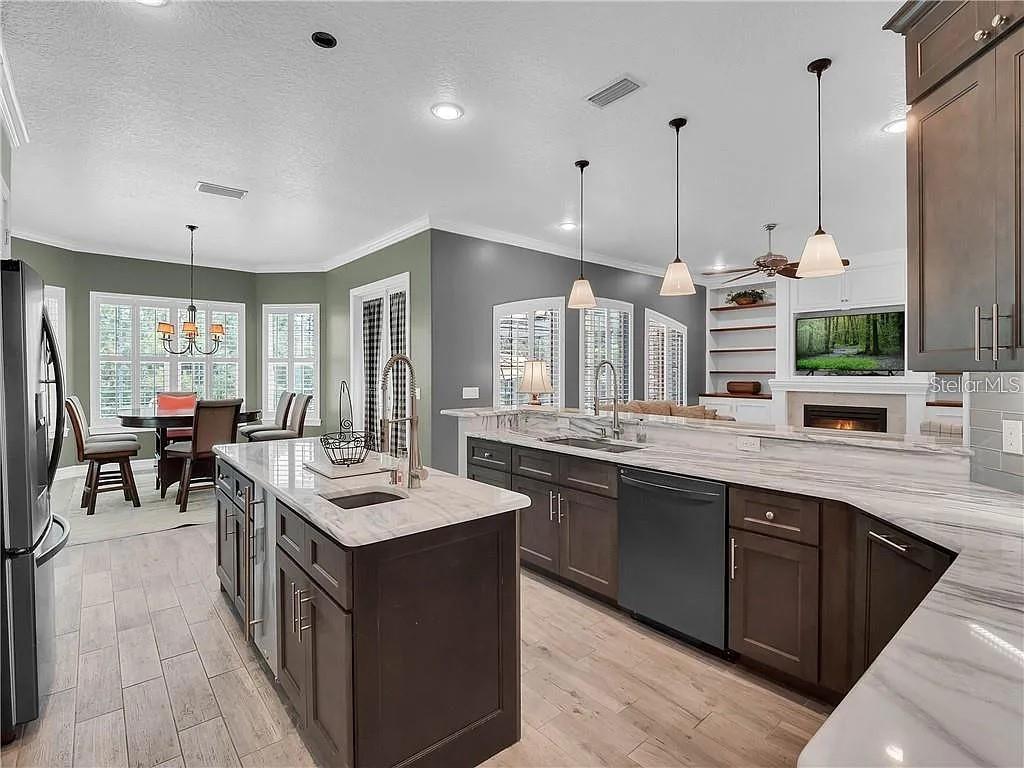 Image 10 of 51 For 2660 Winnemissett Oaks Drive