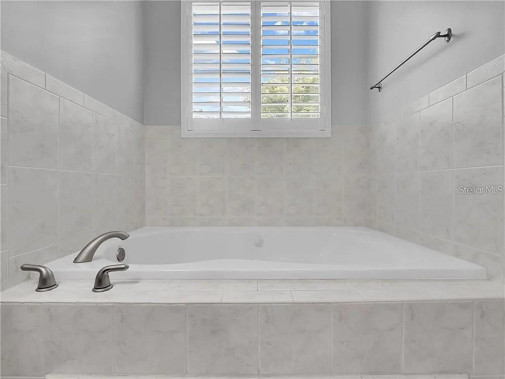 Image 21 of 51 For 2660 Winnemissett Oaks Drive