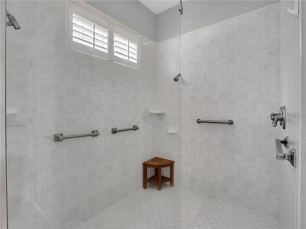 Image 22 of 51 For 2660 Winnemissett Oaks Drive