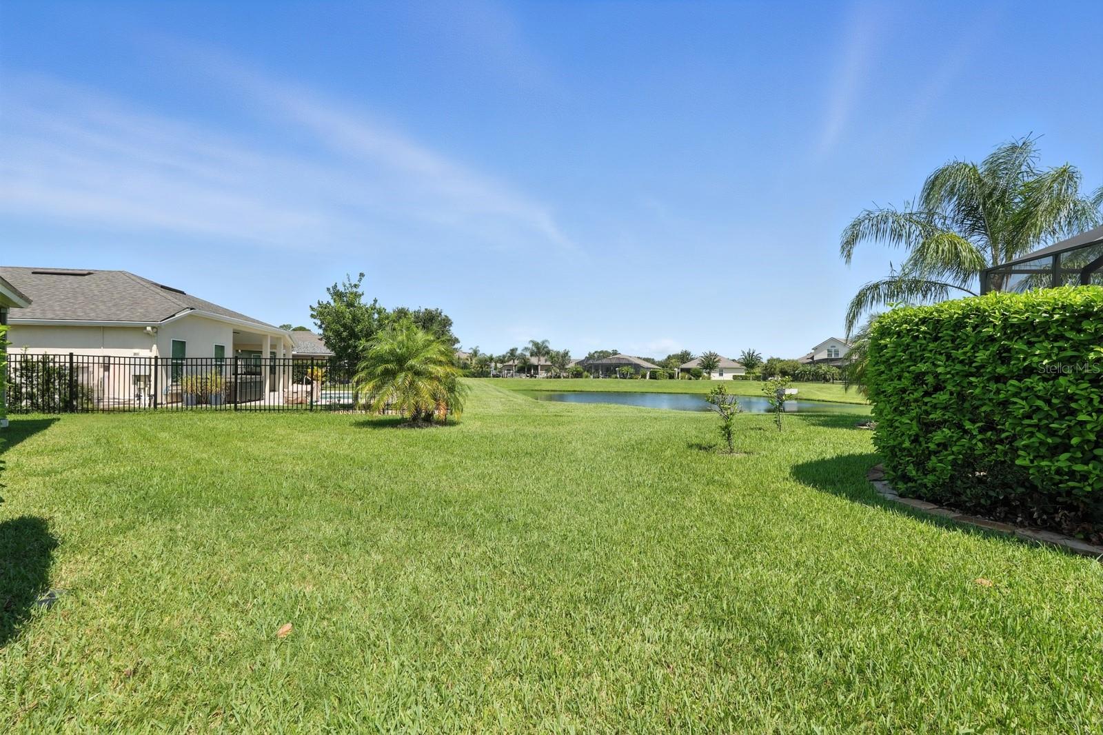 Image 31 of 42 For 25 Country Club Harbor Circle