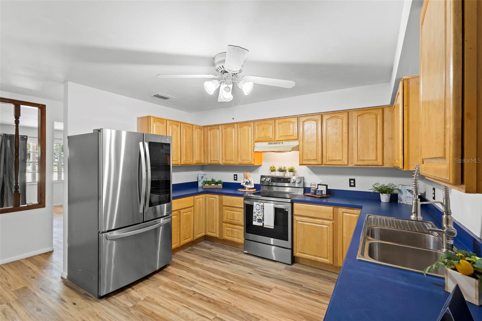 Image 13 of 40 For 975 Lemon Court