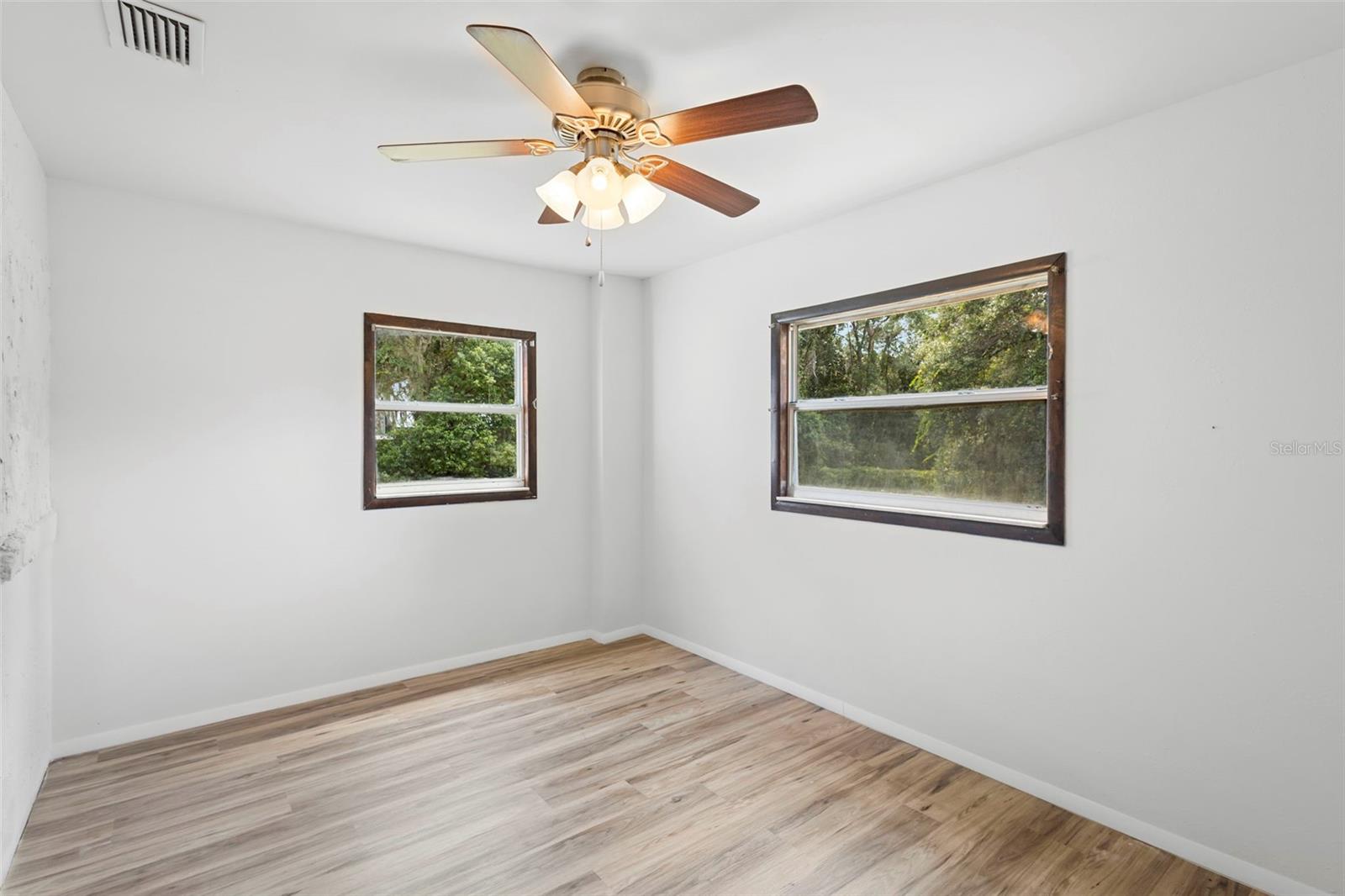 Image 22 of 40 For 975 Lemon Court