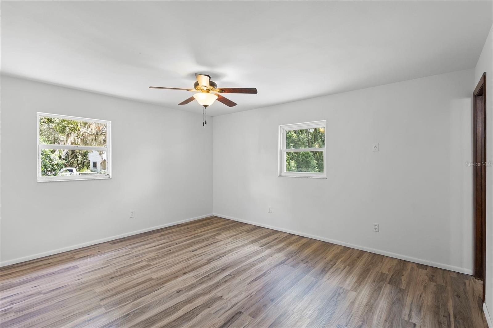 Image 24 of 40 For 975 Lemon Court