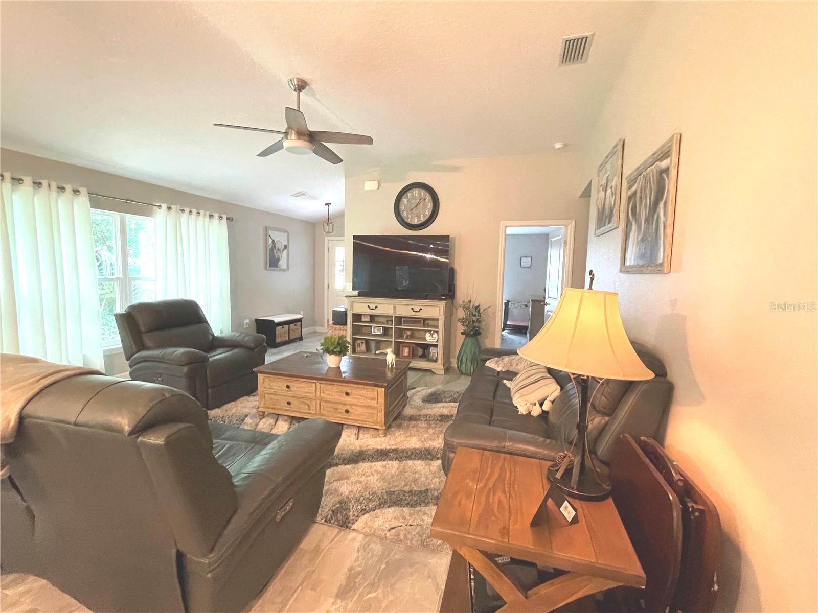 Image 5 of 39 For 2711 Kingfisher Village