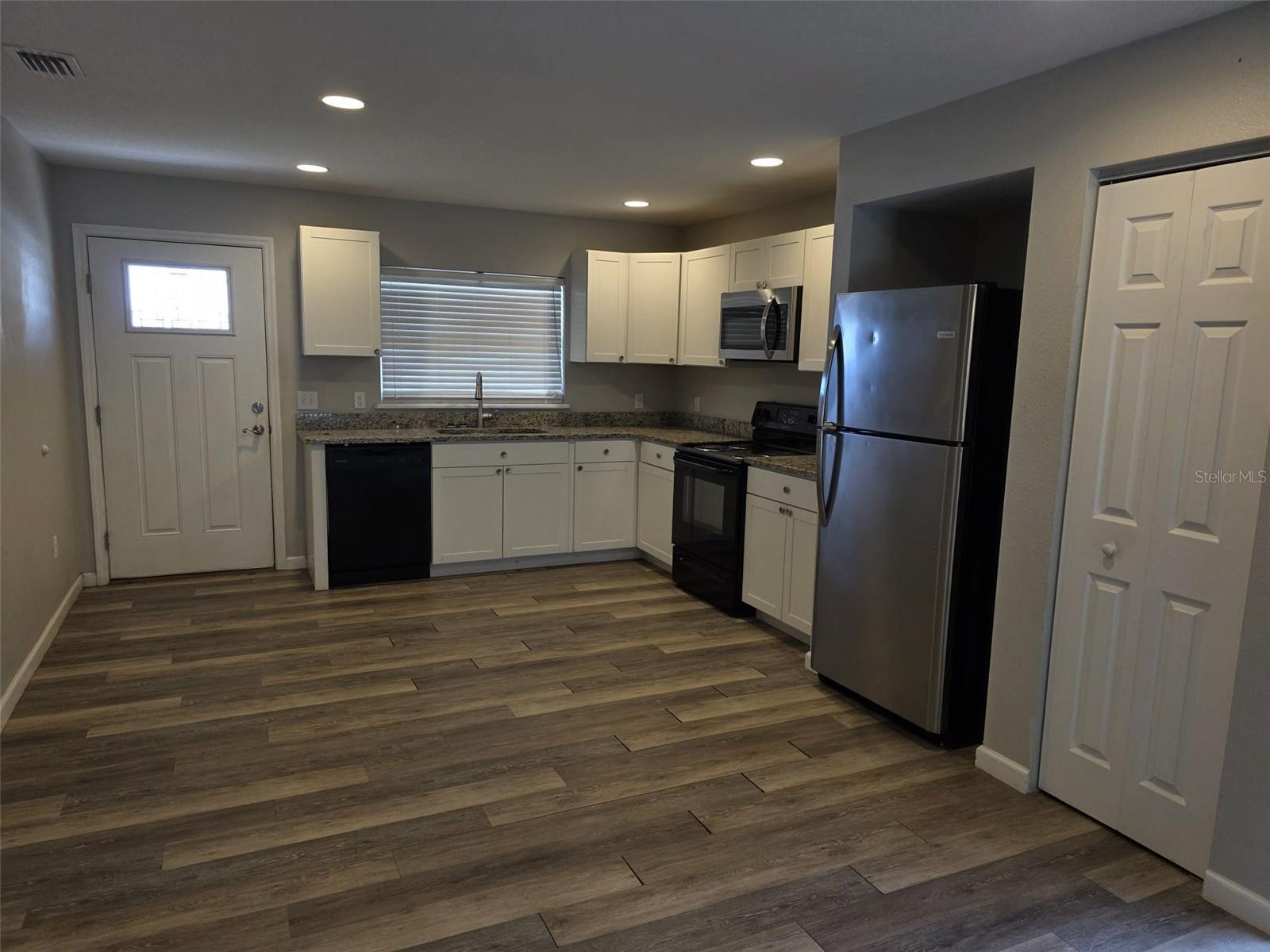 Image 10 of 26 For 915 Marlboro Drive
