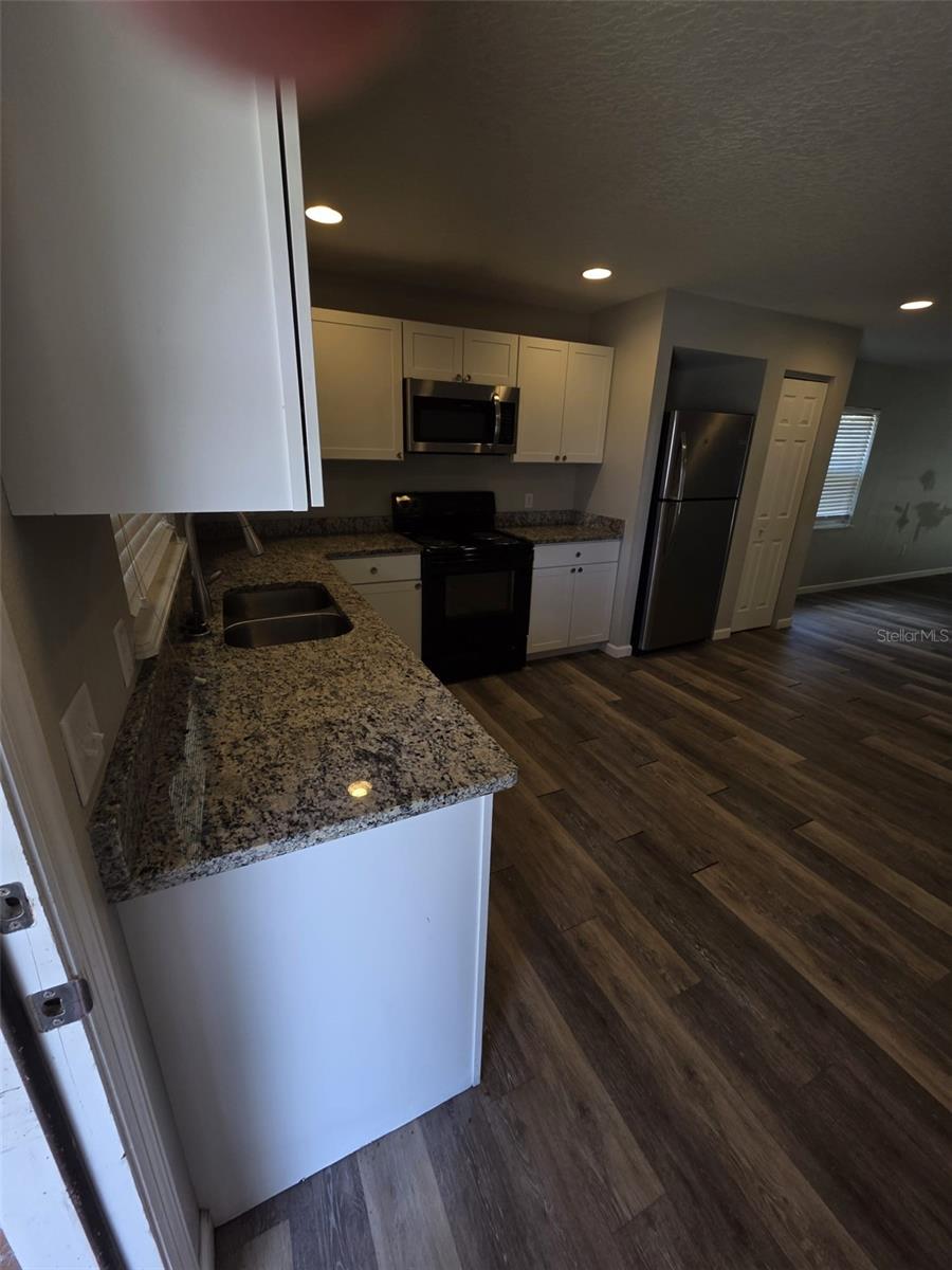Image 4 of 26 For 915 Marlboro Drive