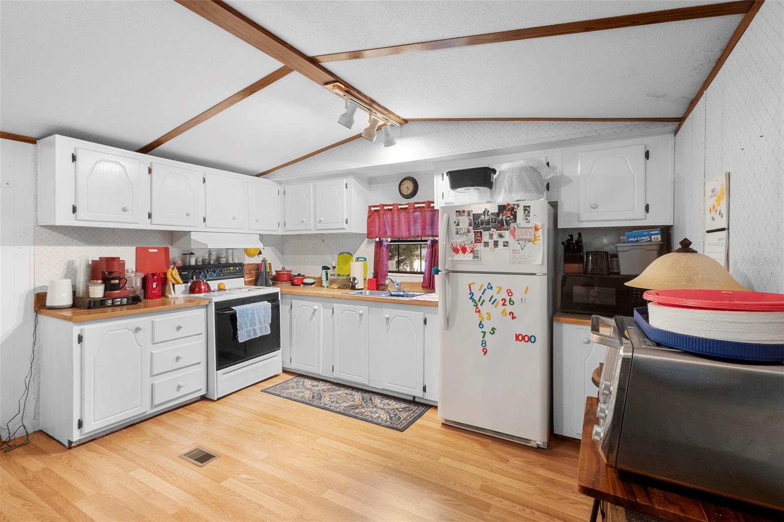 Image 8 of 21 For 44943 4th Street