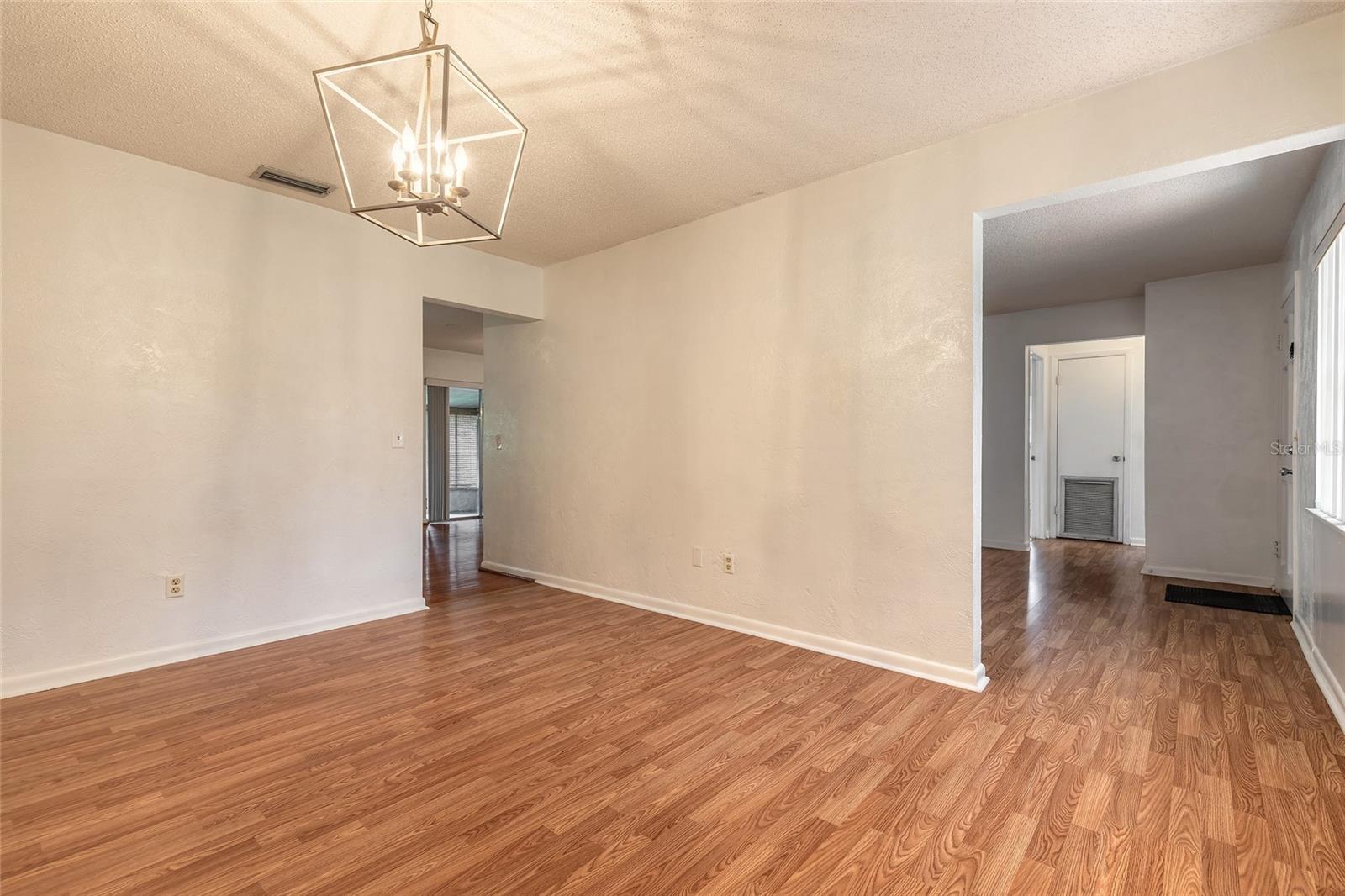 Image 11 of 35 For 62 Broadmoor Circle