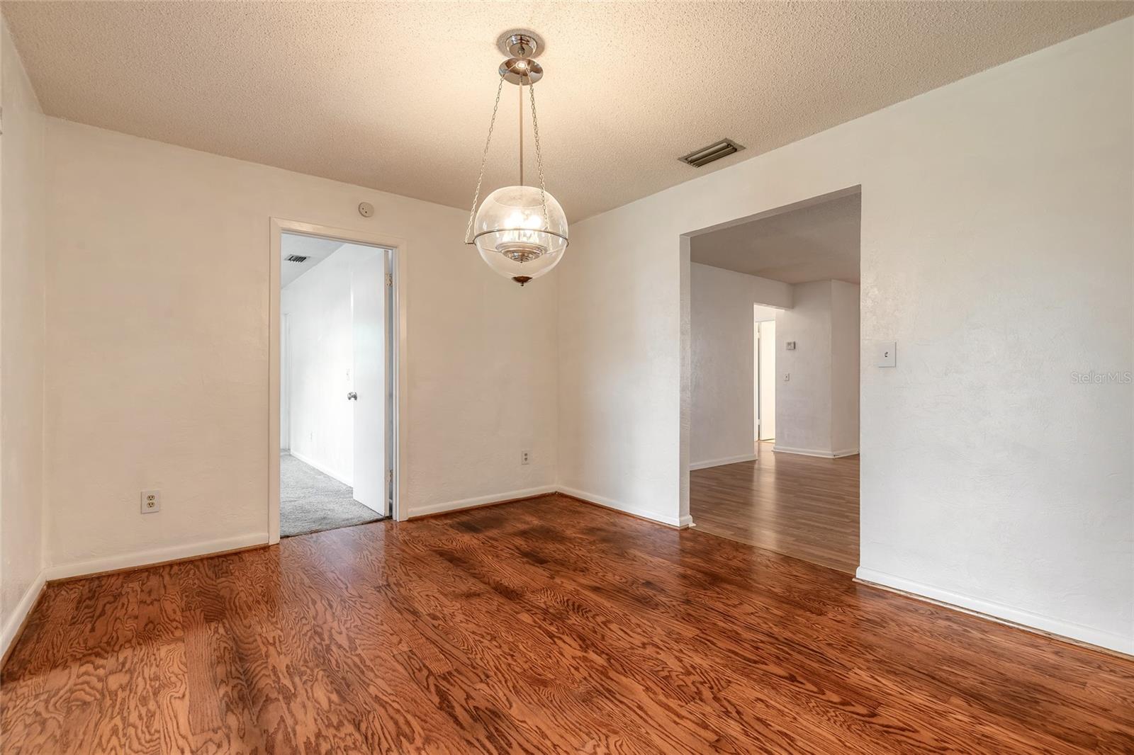 Image 14 of 35 For 62 Broadmoor Circle