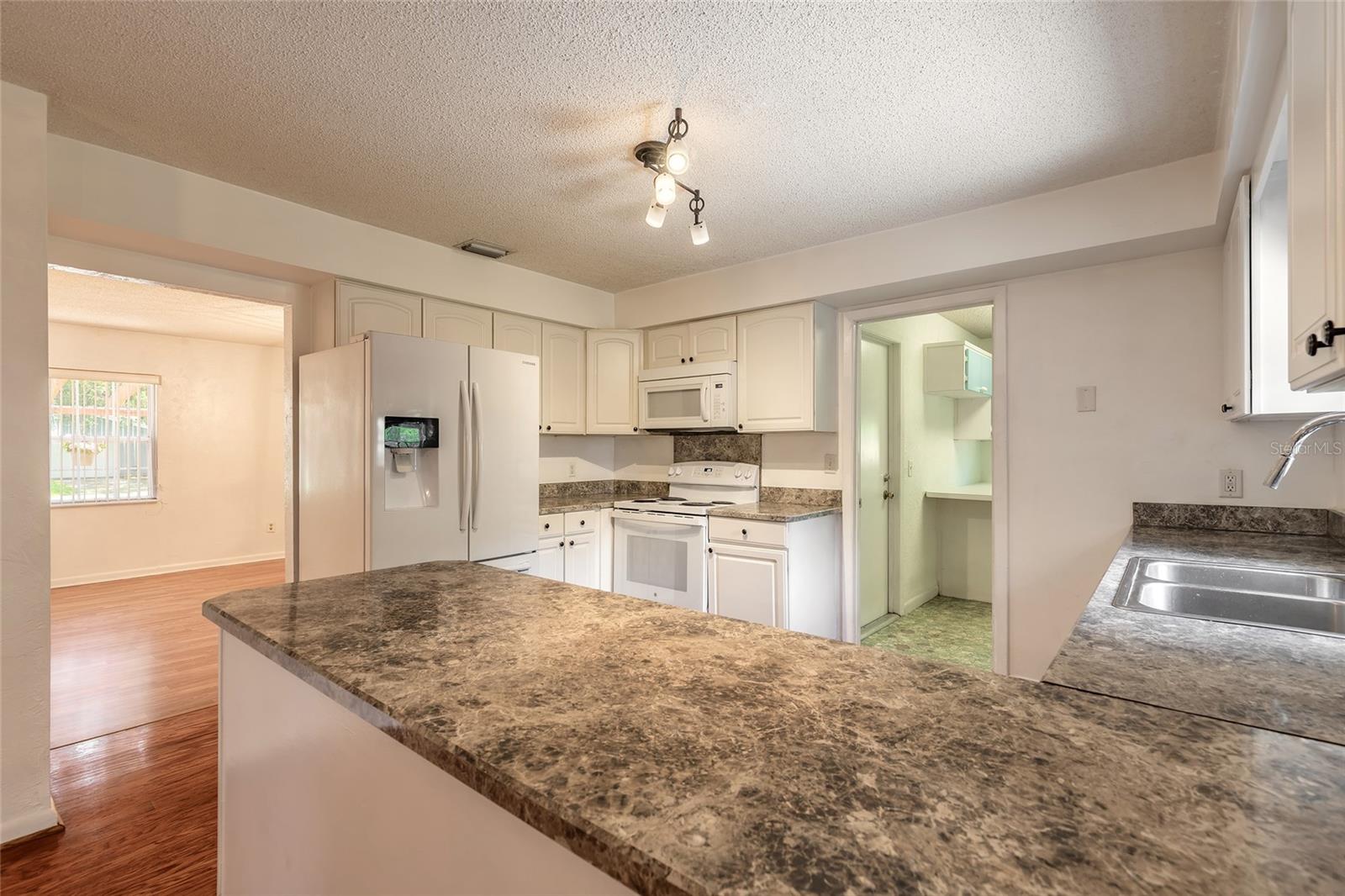 Image 17 of 35 For 62 Broadmoor Circle
