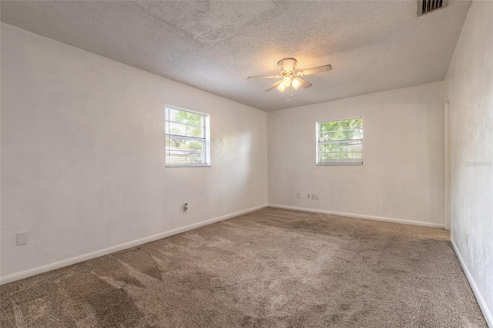 Image 20 of 35 For 62 Broadmoor Circle