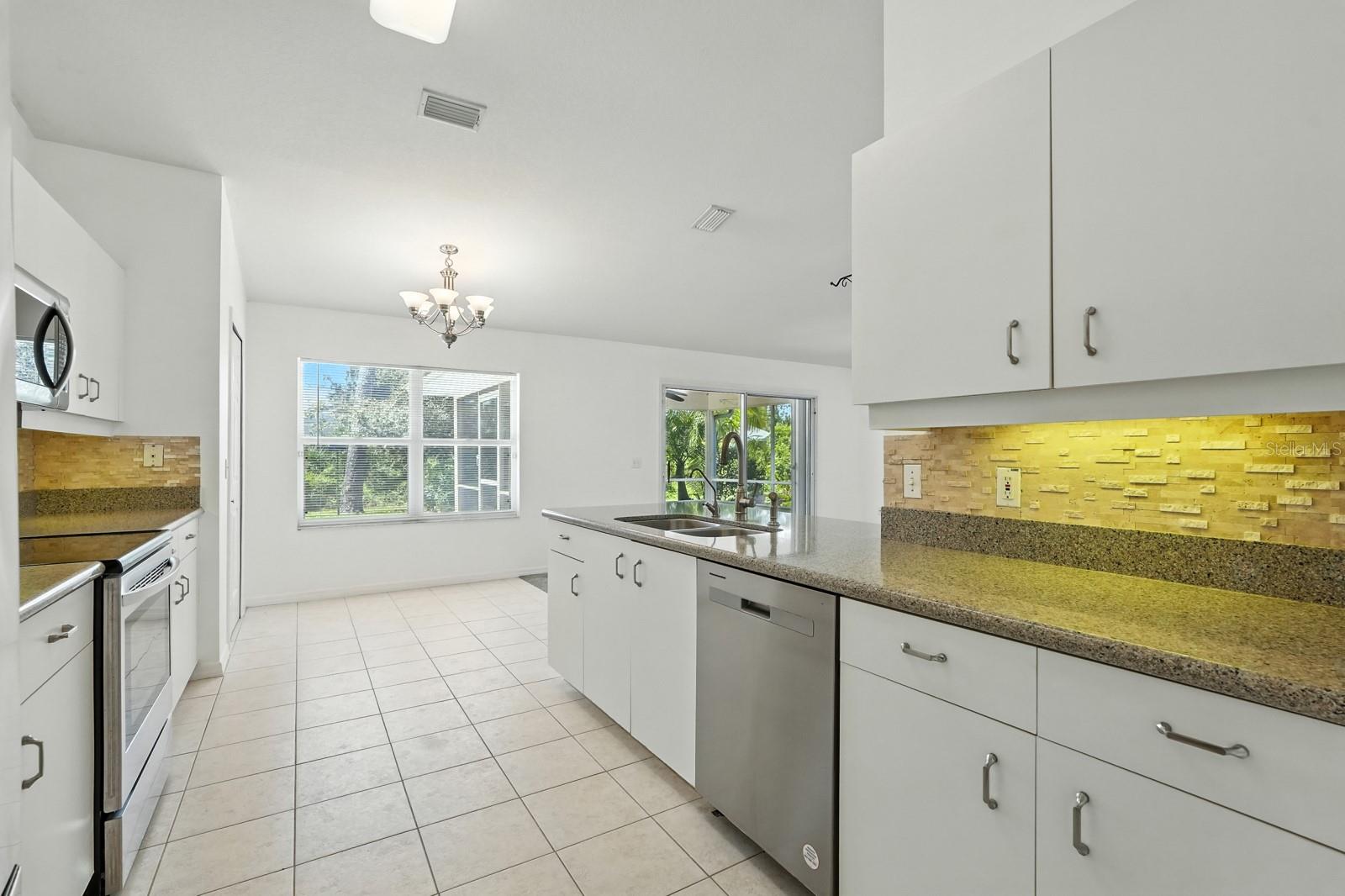 Image 12 of 49 For 6096 Jasmine Vine Drive