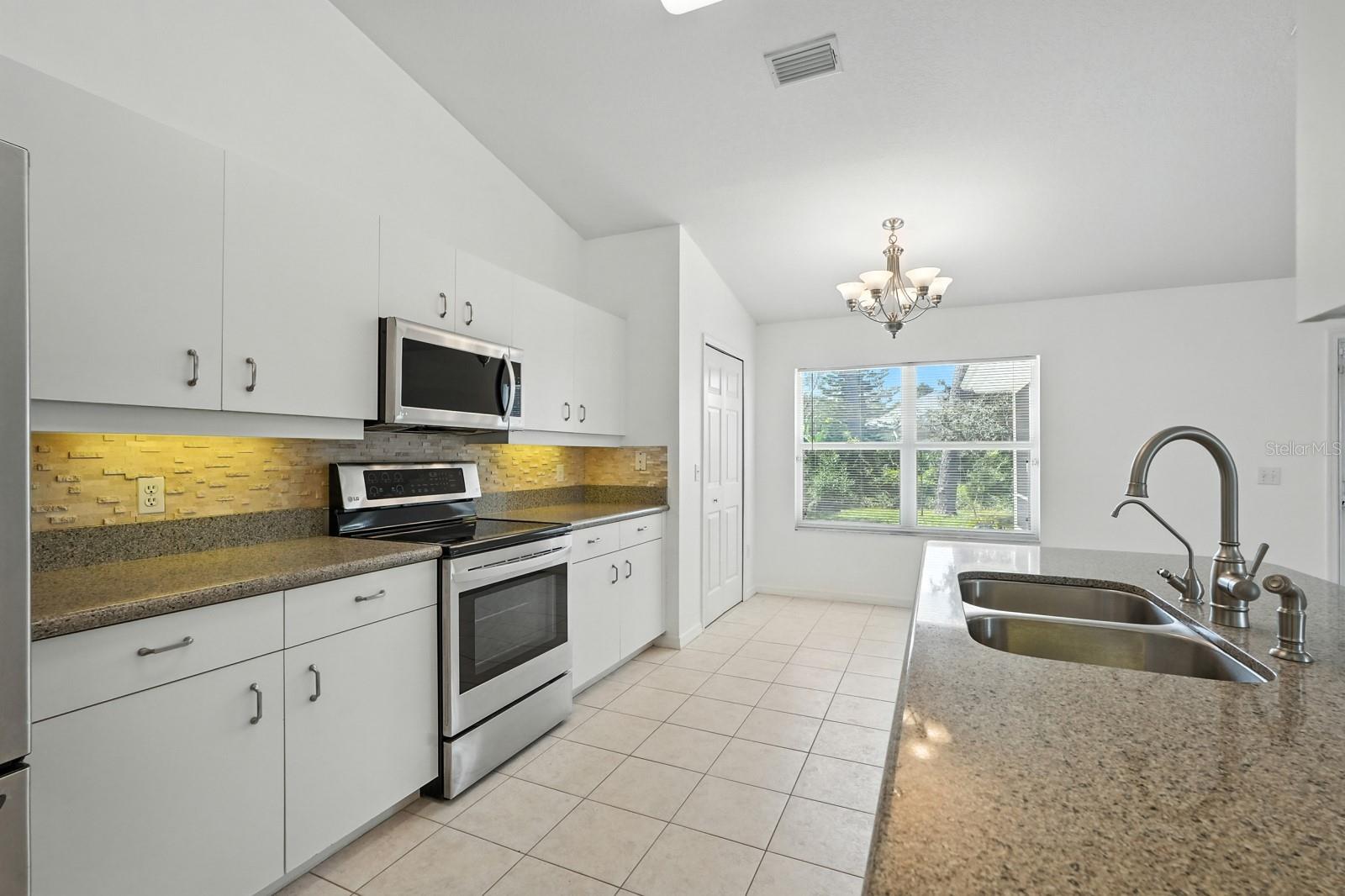Image 20 of 49 For 6096 Jasmine Vine Drive