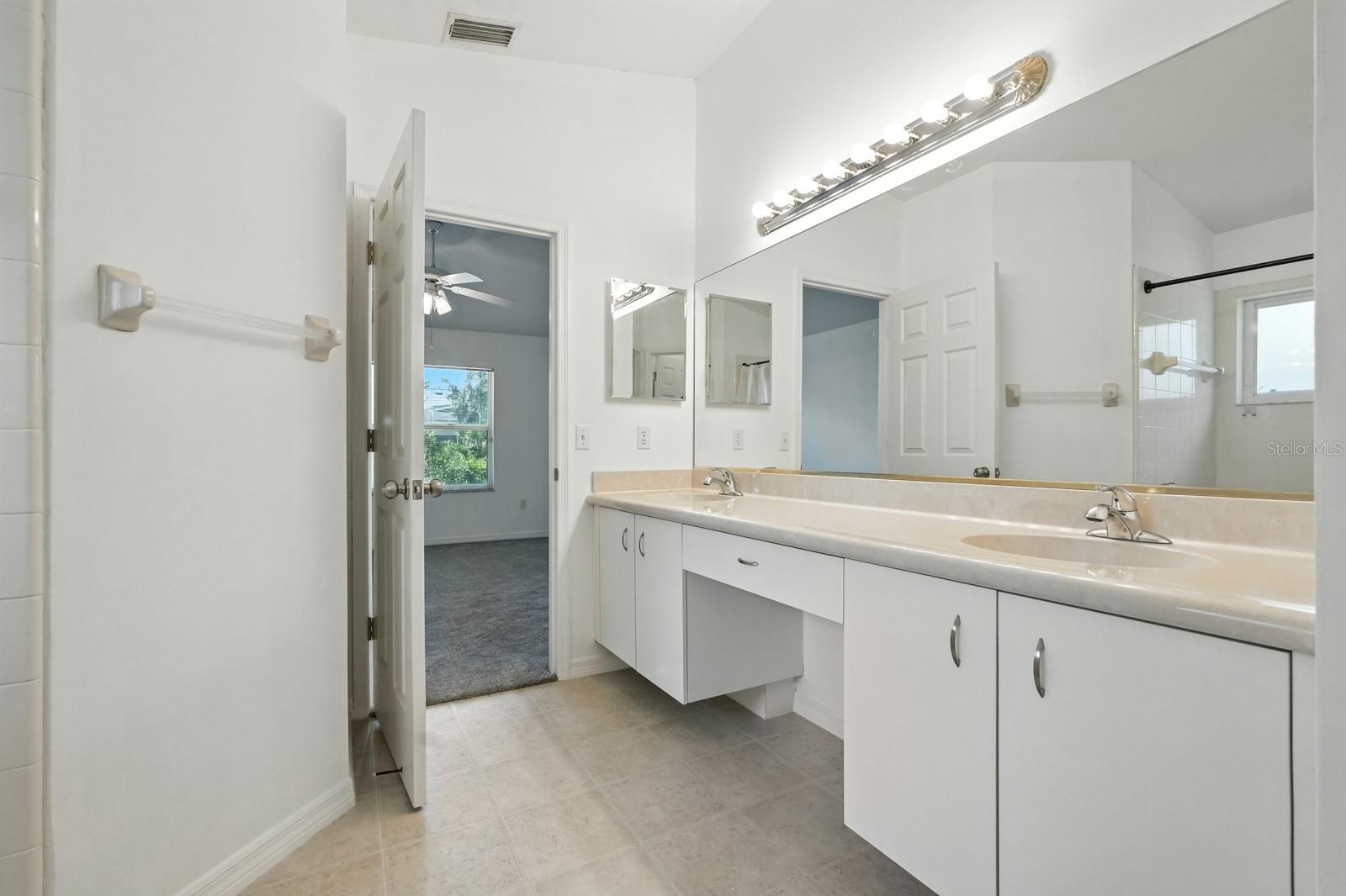 Image 27 of 49 For 6096 Jasmine Vine Drive
