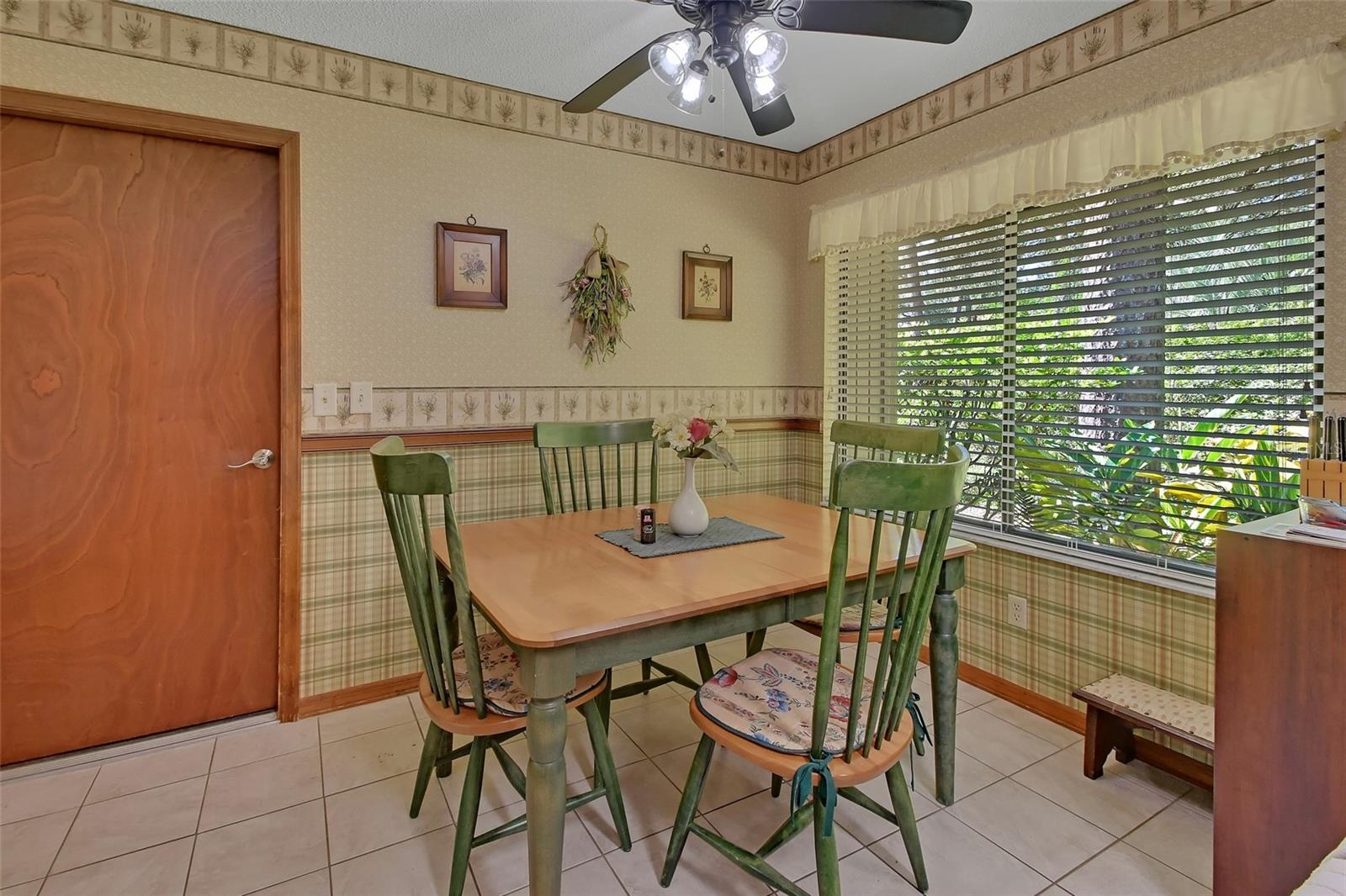 Image 18 of 42 For 63 Fernwood Trail