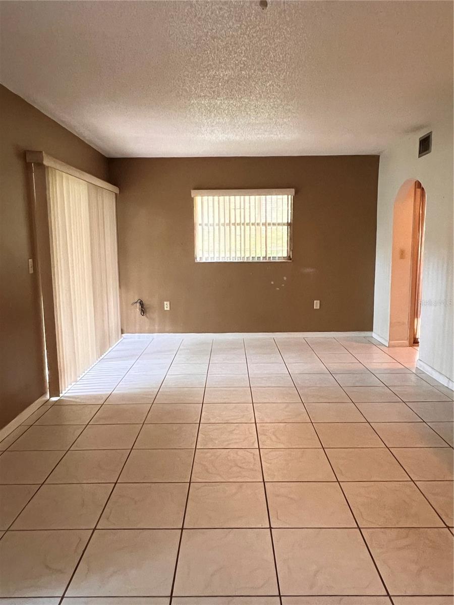 Image 11 of 27 For 140 Orchid Woods Court 1a