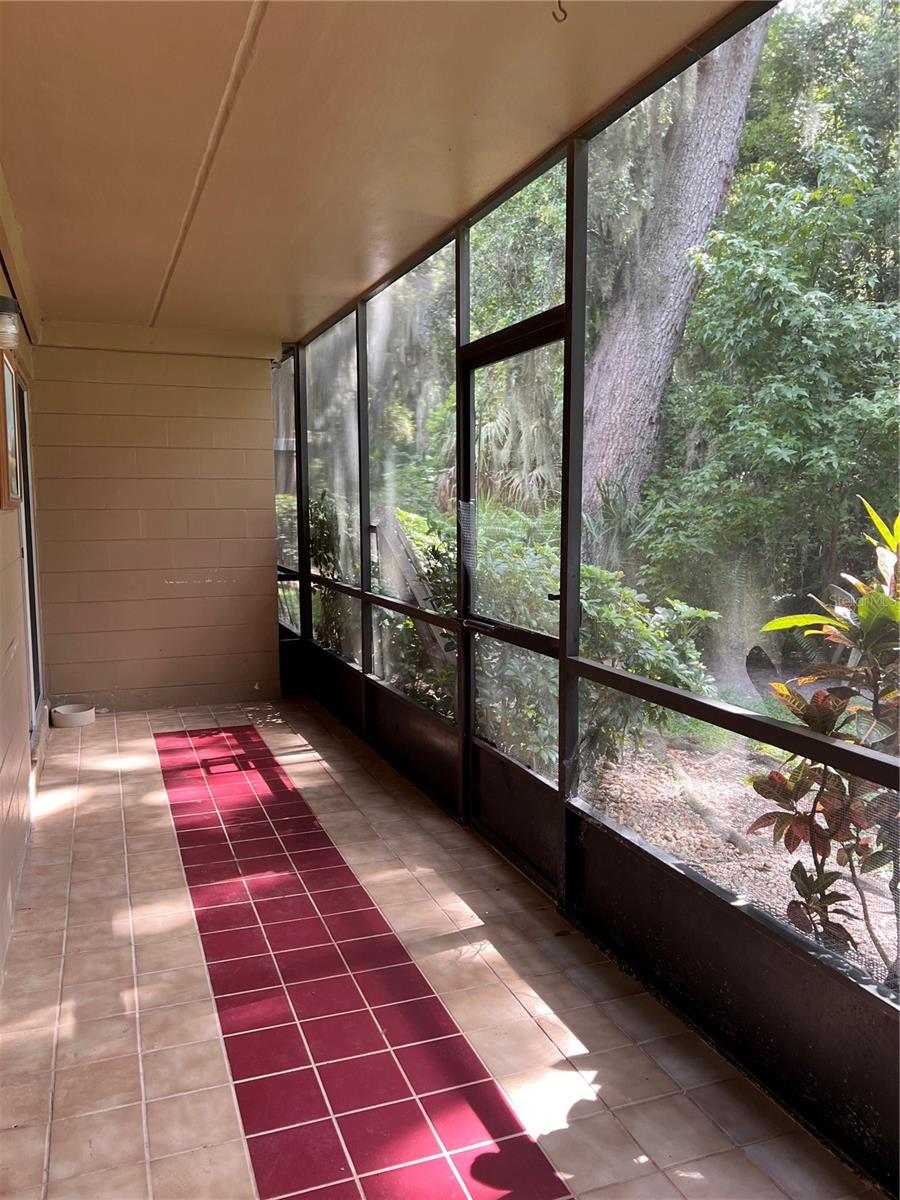 Image 17 of 27 For 140 Orchid Woods Court 1a