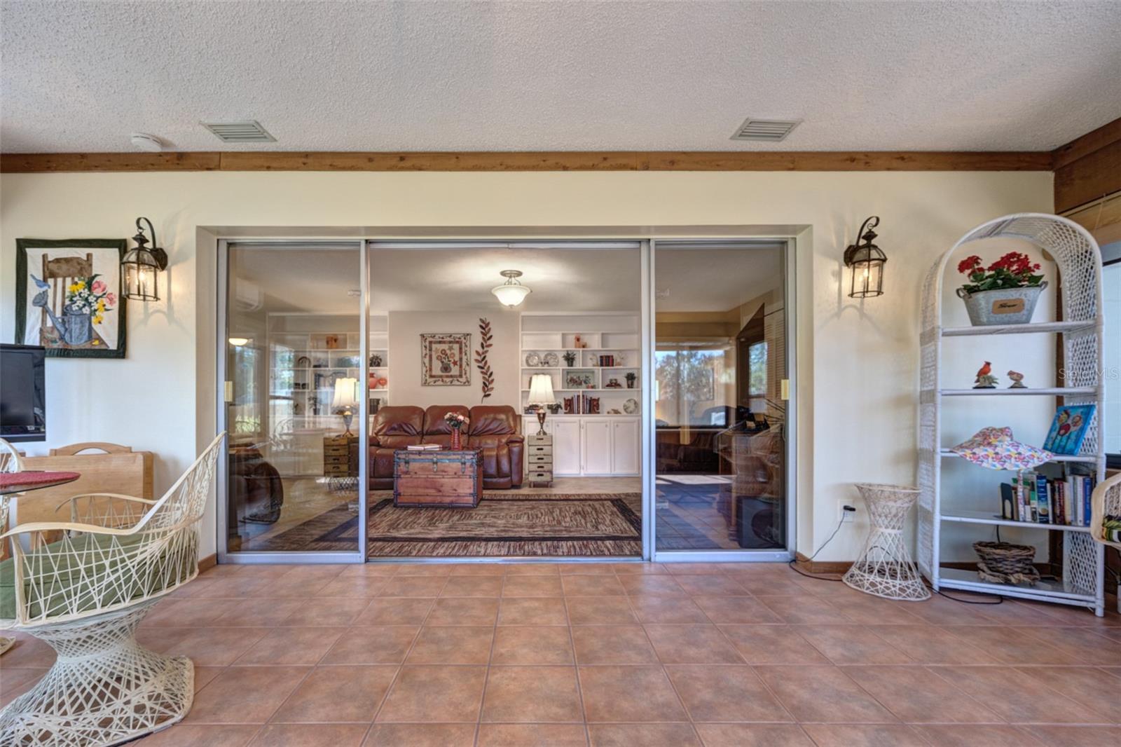 Listing photo id 26 for 709 Pine Tree Court