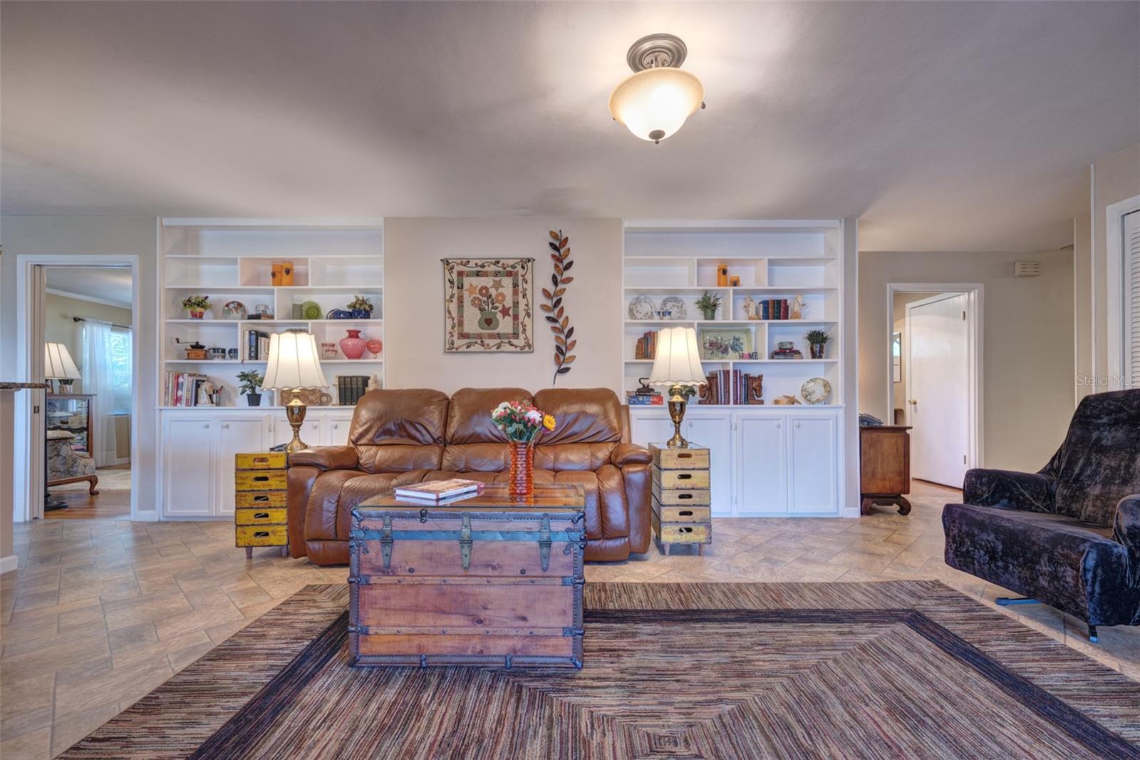 Listing photo id 27 for 709 Pine Tree Court