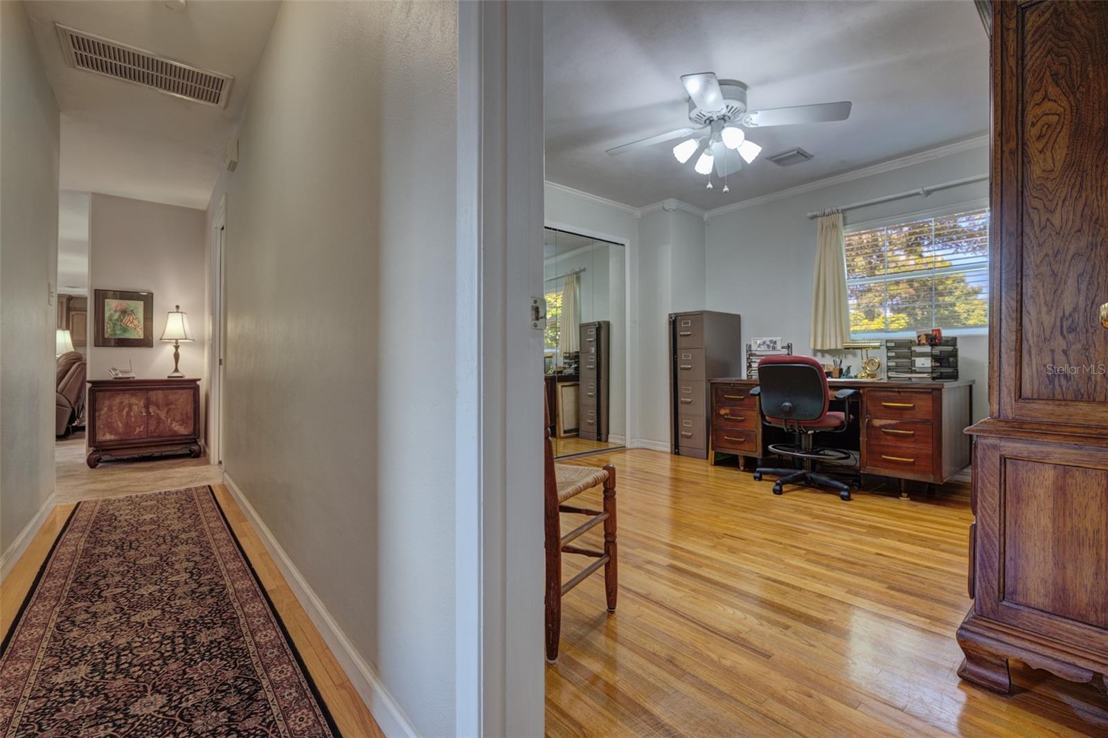Listing photo id 31 for 709 Pine Tree Court