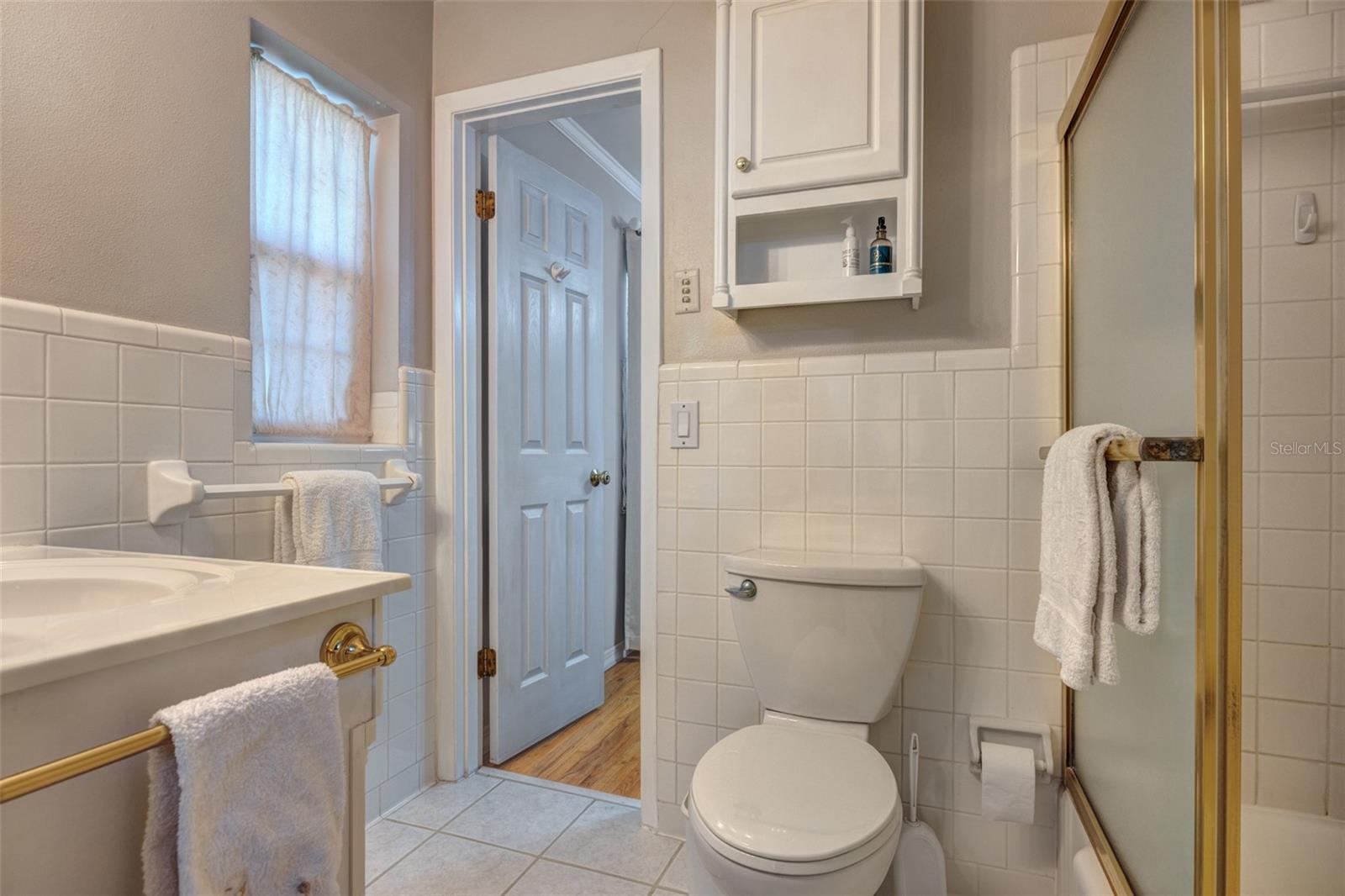 Listing photo id 34 for 709 Pine Tree Court