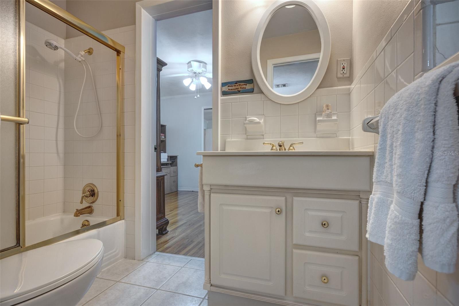 Listing photo id 35 for 709 Pine Tree Court