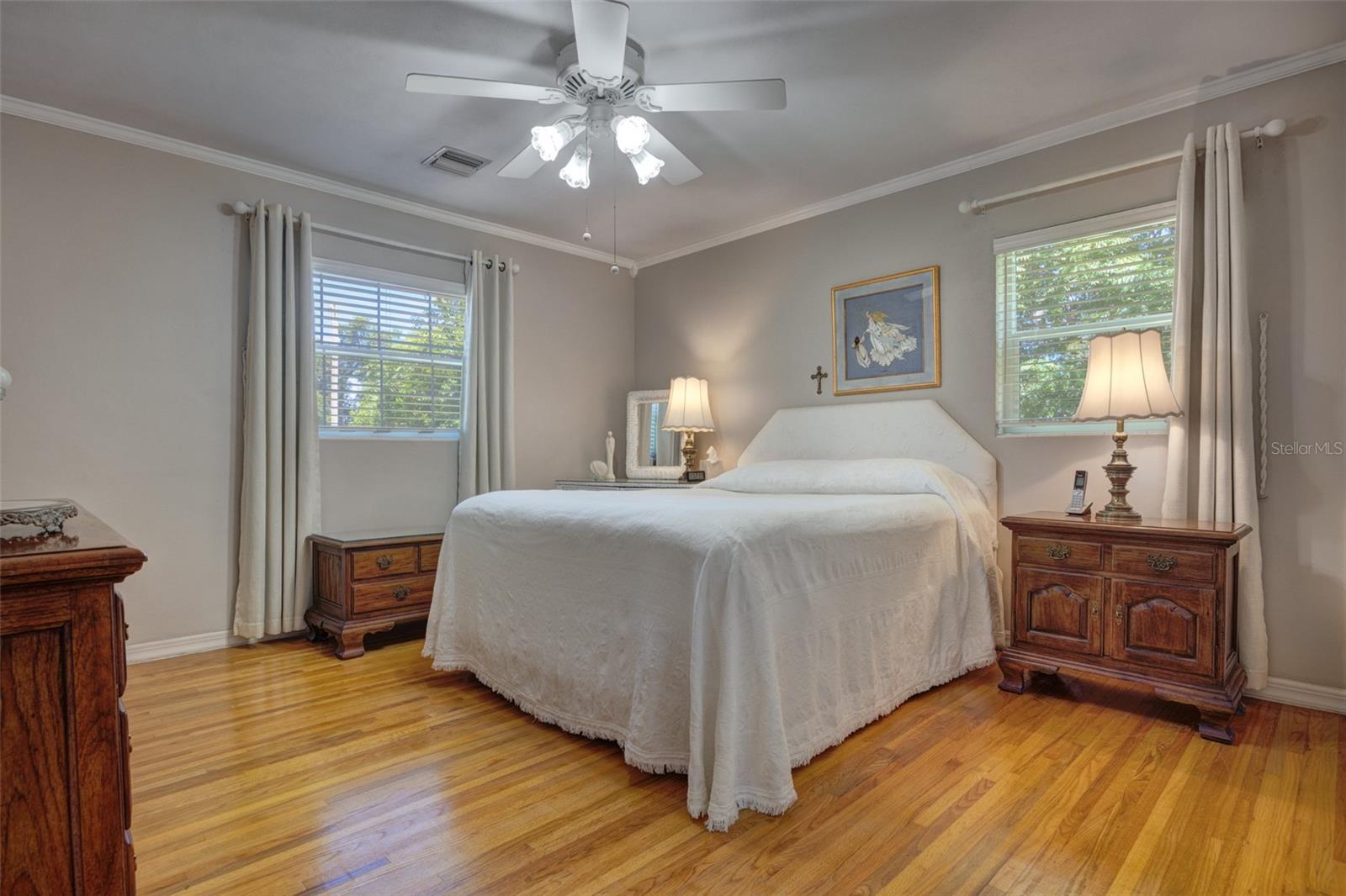 Listing photo id 37 for 709 Pine Tree Court