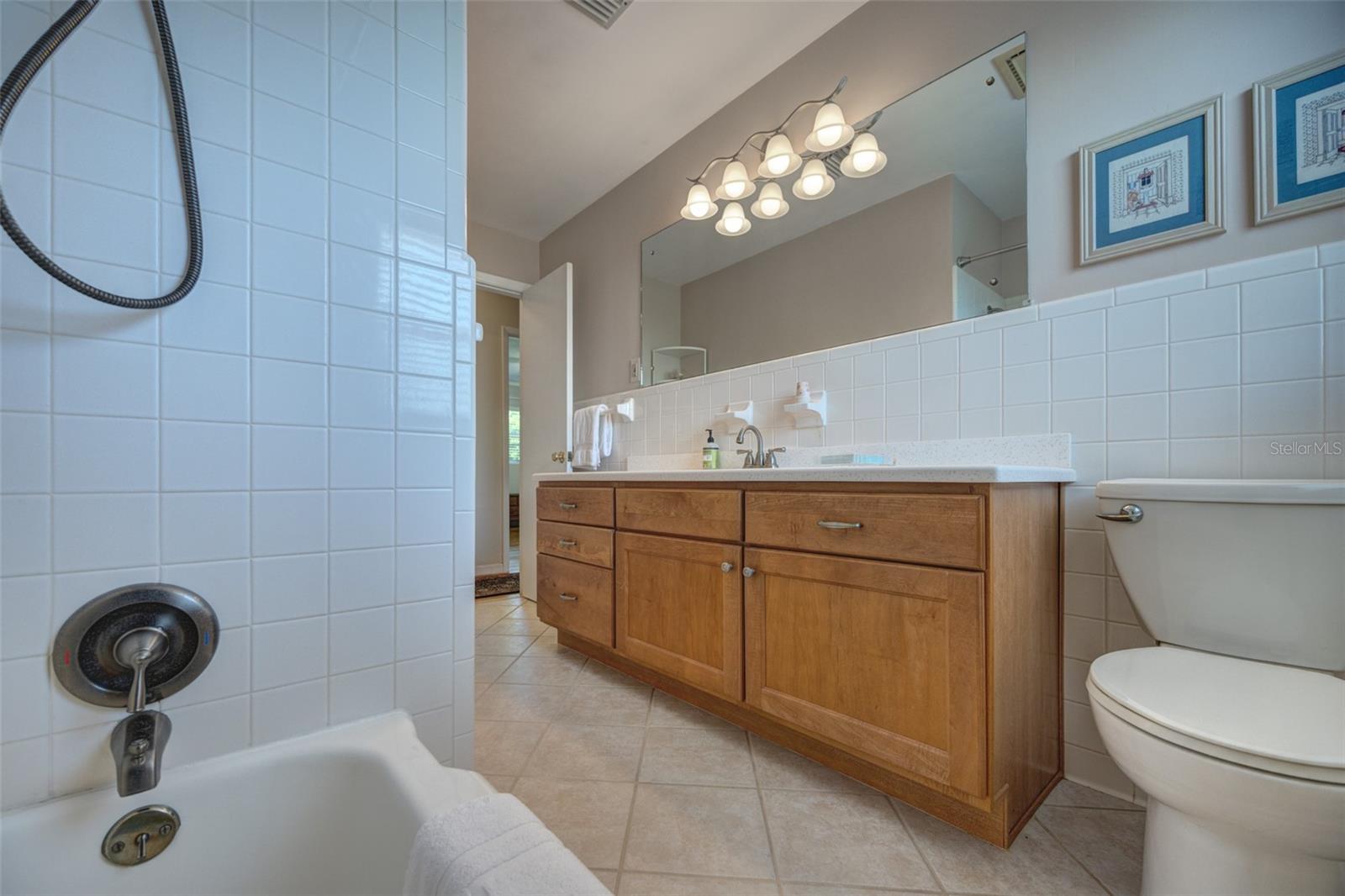 Listing photo id 42 for 709 Pine Tree Court