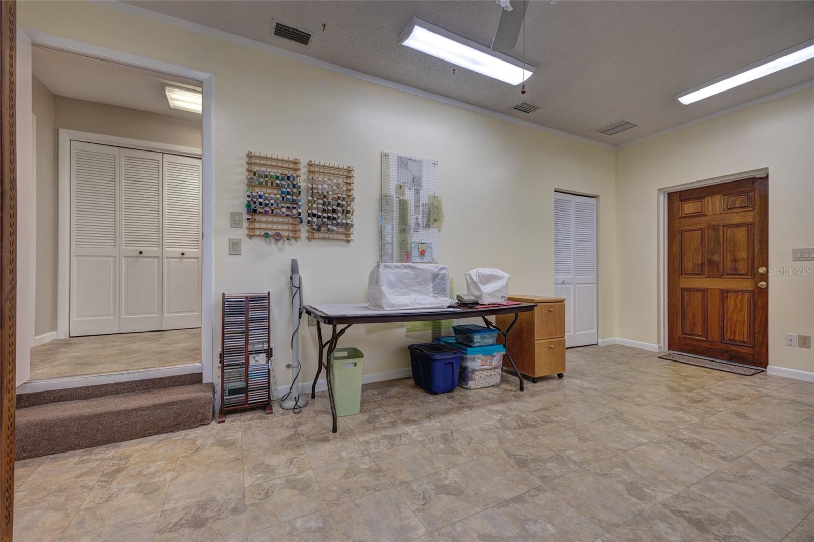 Listing photo id 43 for 709 Pine Tree Court