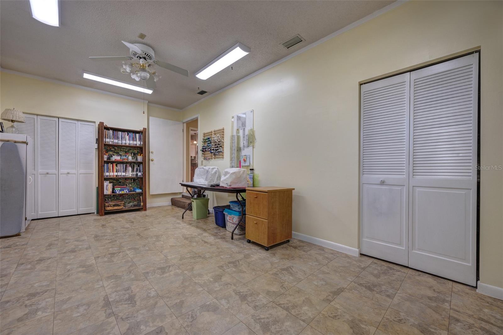 Listing photo id 44 for 709 Pine Tree Court