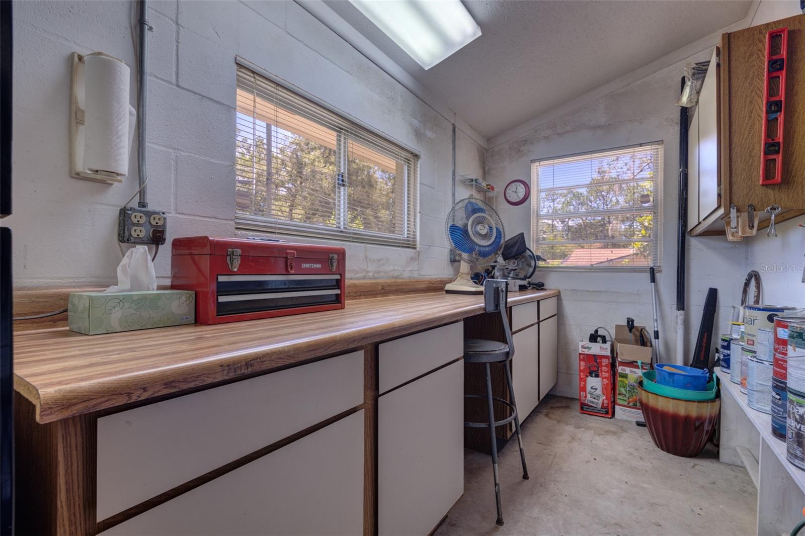 Listing photo id 46 for 709 Pine Tree Court