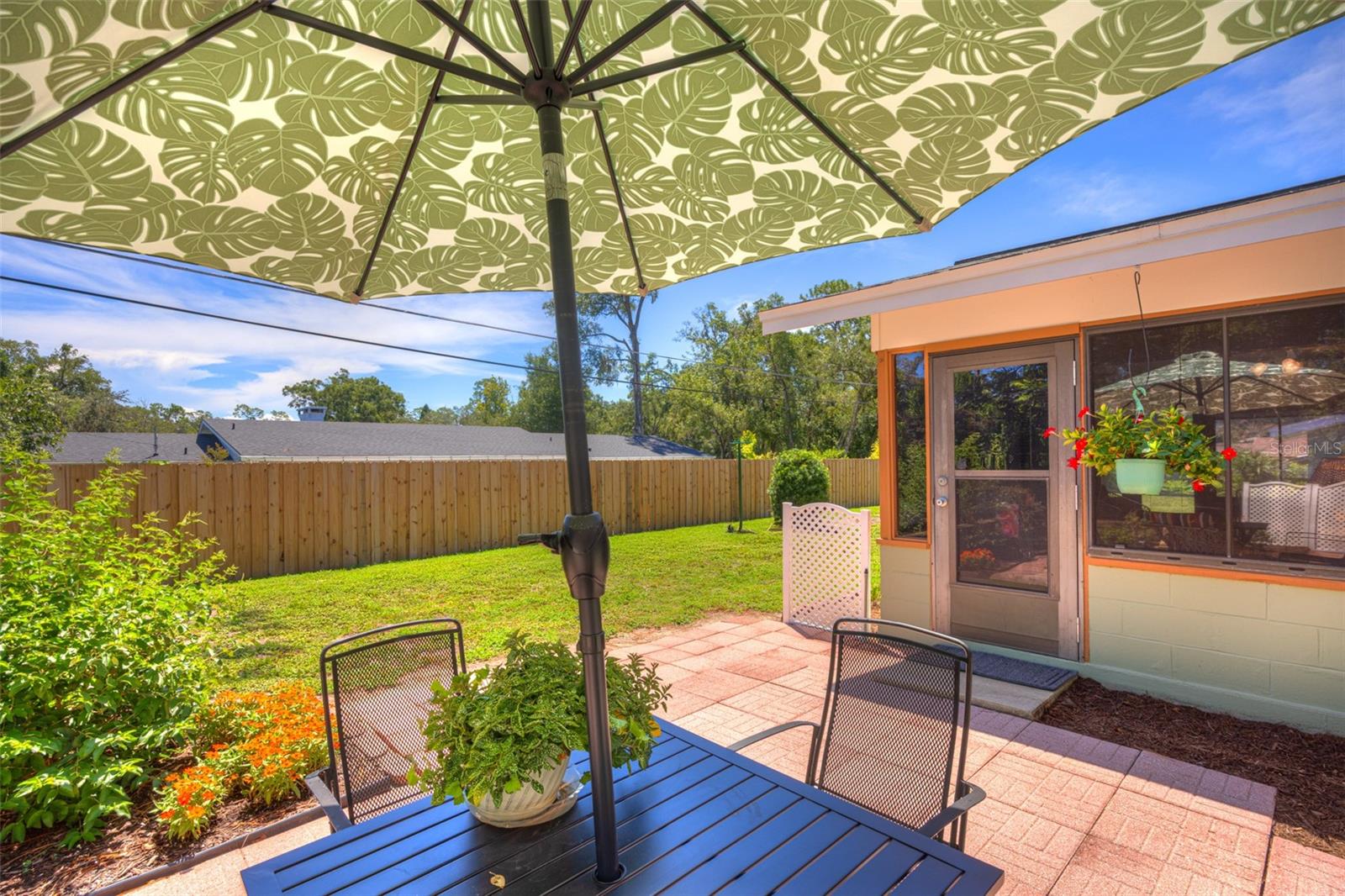 Listing photo id 48 for 709 Pine Tree Court