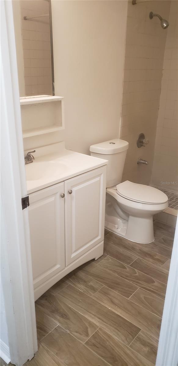 Image 12 of 21 For 830 Clake Street