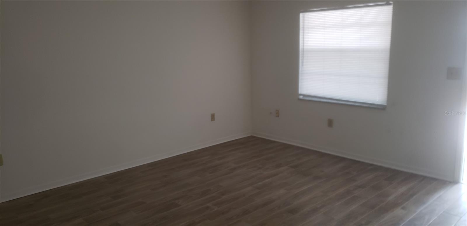 Image 13 of 21 For 830 Clake Street